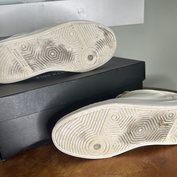 Kenneth Cole White Sneakers Sleek Design Casual - Picture 8 of 8